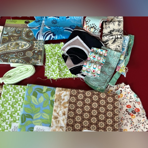 Bundle of Thread & Fat Quarters and much more- mostly all new - Picture 4 of 16